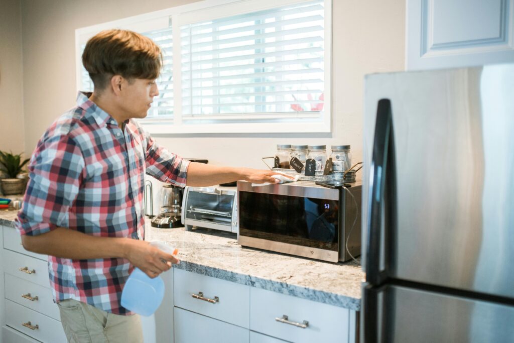 How to Clean a Microwave Oven1