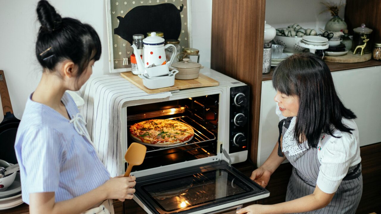 Is Pyrex Microwave Oven Safe? A Comprehensive Guide